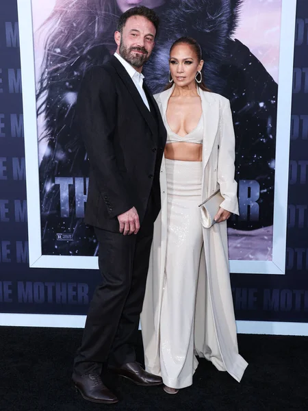 Amerikalı aktör ve film yapımcısı Ben Affleck ve eşi Amerikalı aktris, şarkıcı ve dansçı Jennifer Lopez, Netflix 'in 10 Mayıs 2023' te Westwood, Los Angeles, Kaliforniya, ABD 'deki Regency Village Theater' daki 