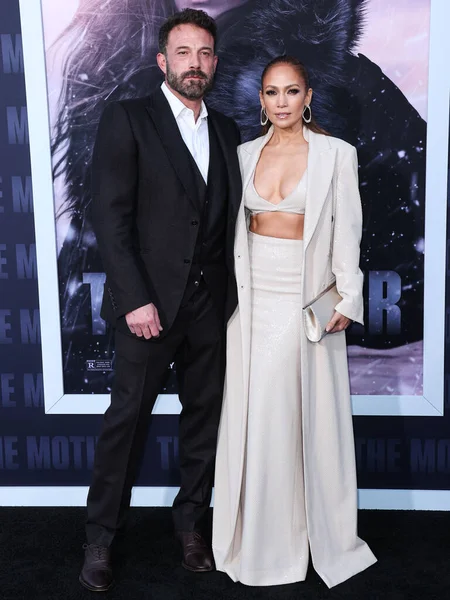 Amerikalı aktör ve film yapımcısı Ben Affleck ve eşi Amerikalı aktris, şarkıcı ve dansçı Jennifer Lopez, Netflix 'in 10 Mayıs 2023' te Westwood, Los Angeles, Kaliforniya, ABD 'deki Regency Village Theater' daki 