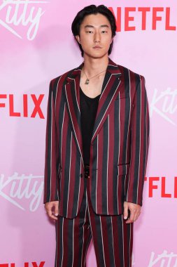 Avustralyalı aktör, yönetmen ve yapımcı Peter Thurnwald, Netflix 'in XO, Kitty' nin 1. sezonunu 11 Mayıs 2023 'te Hollywood, Los Angeles, Kaliforniya, ABD' de düzenlenen Netflix Tudum Theater 'a geldi..