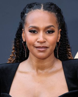 Corbin Reid, 20 Mayıs 2023 'te Universal Stüdyoları Backlot' ta düzenlenen Charlize Theron Africa Yardım Projesine (CTAOP) ulaştı.. 