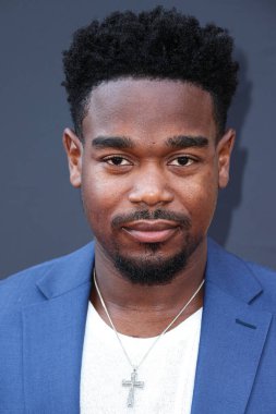 Dexter Darden, 20 Mayıs 2023 'te Universal Stüdyoları Backlot' ta düzenlenen Charlize Theron Africa Yardım Projesine (CTAOP) ulaştı.. 