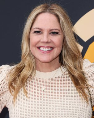 Mary McCormack, 20 Mayıs 2023 'te Universal Stüdyoları Backlot' ta düzenlenen Charlize Theron Africa Yardım Projesine (CTAOP) ulaştı..