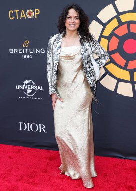 Michelle Rodriguez, 20 Mayıs 2023 'te Universal Stüdyoları Backlot' ta düzenlenen Charlize Theron Africa Yardım Projesine (CTAOP) ulaştı.. 