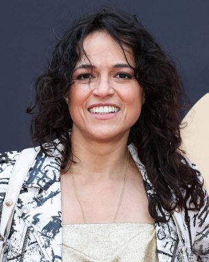 Michelle Rodriguez, 20 Mayıs 2023 'te Universal Stüdyoları Backlot' ta düzenlenen Charlize Theron Africa Yardım Projesine (CTAOP) ulaştı.. 