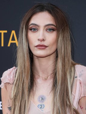 Paris Jackson, 20 Mayıs 2023 'te Universal Stüdyoları Backlot' ta düzenlenen Charlize Theron Africa Yardım Projesi 'ne (CTAOP) ulaştı.. 
