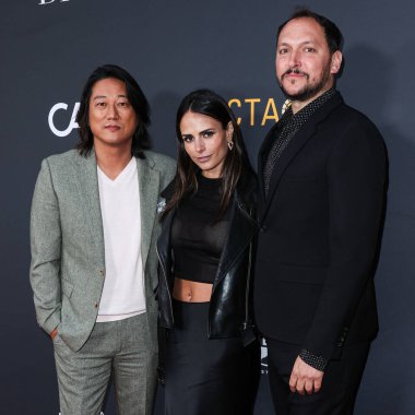 Sung Kang, Jordana Brewster ve Louis Leterrier, 20 Mayıs 2023 'te Universal City, Los Angeles, Kaliforniya, ABD' de düzenlenen Charlize Theron Africa Yardım Projesine (CTAOP) geldiler.. 