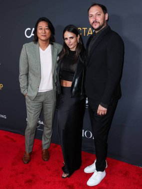 Sung Kang, Jordana Brewster ve Louis Leterrier, 20 Mayıs 2023 'te Universal City, Los Angeles, Kaliforniya, ABD' de düzenlenen Charlize Theron Africa Yardım Projesine (CTAOP) geldiler.. 