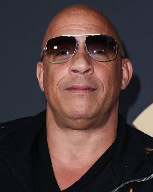 Vin Diesel, 20 Mayıs 2023 'te Universal Stüdyoları Backlot' ta düzenlenen Charlize Theron Africa Yardım Projesine (CTAOP) ulaşır.. 