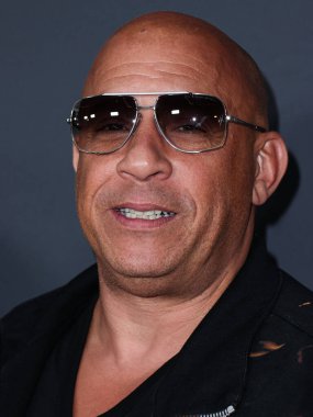 Vin Diesel, 20 Mayıs 2023 'te Universal Stüdyoları Backlot' ta düzenlenen Charlize Theron Africa Yardım Projesine (CTAOP) ulaşır.. 