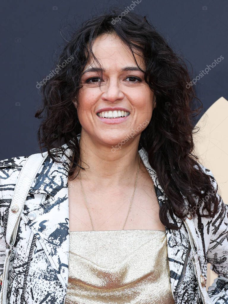 Michelle Rodríguez llega al Charlize Theron Africa Outreach Project