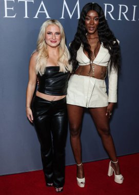 Deb Chubb ve Zeta Morrison, 'Love Island USA' Sezon 4, Kazanan Zeta Morrison 'ın Hyde Sunset Kitchen + Cocktails' de düzenlenen 30. doğum günü kutlamasına 20 Mayıs 2023 'te Batı Hollywood, Los Angeles, Kaliforniya, ABD' de geldiler.. 