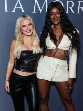 Deb Chubb ve Zeta Morrison, 'Love Island USA' Sezon 4, Kazanan Zeta Morrison 'ın Hyde Sunset Kitchen + Cocktails' de düzenlenen 30. doğum günü kutlamasına 20 Mayıs 2023 'te Batı Hollywood, Los Angeles, Kaliforniya, ABD' de geldiler.. 