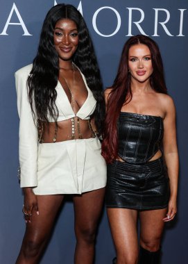 Zeta Morrison ve Sydney Paight, 'Love Island USA' Sezon 4, Kazanan Zeta Morrison 'ın Hyde Sunset Kitchen + Cocktails' de düzenlenen 30. doğum günü kutlamasına 20 Mayıs 2023 'te Batı Hollywood, Los Angeles, Kaliforniya, ABD' de geldiler.. 