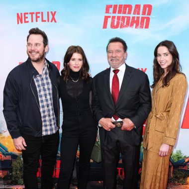 Chris Pratt, Katherine Schwarzenegger Pratt, Arnold Schwarzenegger ve Christina Schwarzenegger Netflix 'in' FUBAR '1. sezonunun Los Angeles Premiere' ine geldiler..