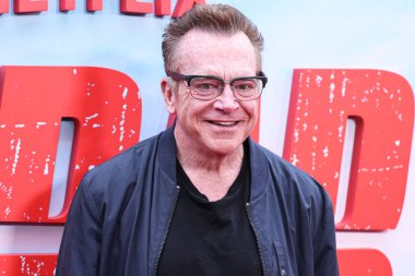 Amerikalı aktör ve komedyen Tom Arnold, Netflix 'in' FUBAR '1. sezonunun Los Angeles prömiyerine 22 Mayıs 2023' te ABD 'nin Los Angeles, Kaliforniya' da bulunan The Grove 14 'te geldi..