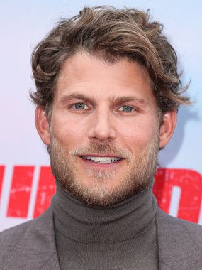 Santoni ayakkabıları giyen Amerikalı aktör Travis Van Winkle, Netflix 'in' FUBAR '1. sezonunun Los Angeles Premiere' ine 22 Mayıs 2023 'te ABD' nin Los Angeles, Kaliforniya 'daki The Grove 14' te gerçekleştirildi..