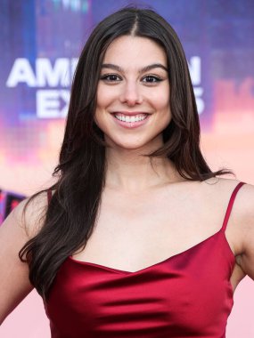 Amerikalı aktris ve şarkıcı Kira Kosarin, 30 Mayıs 2023 'te Westwood, Los Angeles, Kaliforniya, ABD' deki Regency Village Theater 'da düzenlenen Sony Pictures Animasyon' un Dünya prömiyerine geldi..