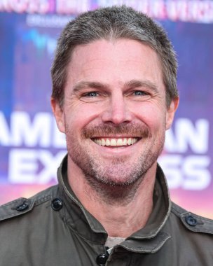 Kanadalı aktör ve profesyonel güreşçi Stephen Amell, 30 Mayıs 2023 'te Westwood, Los Angeles, Kaliforniya' daki Regency Village Theater 'da düzenlenen Sony Pictures Animation' ın 'Örümcek Adam: Across the Spider Verse' adlı filminin dünya prömiyerine geldi.