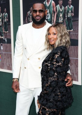 Amerikalı profesyonel basketbolcu LeBron James ve eşi Savannah James, 31 Mayıs 2023 'te Westwood, Los Angeles, Kaliforniya, ABD' deki Regency Village Theatre 'da düzenlenen 