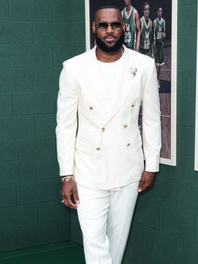 Amerikalı profesyonel basketbolcu LeBron James, 31 Mayıs 2023 'te Westwood, Los Angeles, Kaliforniya, ABD' deki Regency Village Theatre 'da düzenlenen 