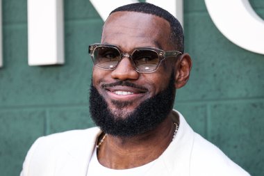 Amerikalı profesyonel basketbolcu LeBron James, 31 Mayıs 2023 'te Westwood, Los Angeles, Kaliforniya, ABD' deki Regency Village Theatre 'da düzenlenen 