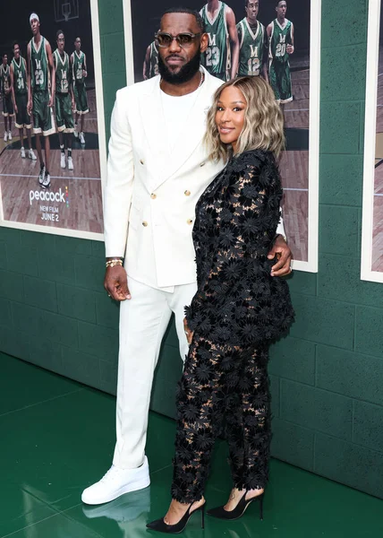 Amerikalı profesyonel basketbolcu LeBron James ve eşi Savannah James, 31 Mayıs 2023 'te Westwood, Los Angeles, Kaliforniya, ABD' deki Regency Village Theatre 'da düzenlenen 