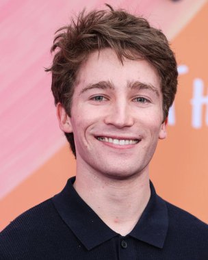 Amerikalı aktör Cooper Roth, Netflix 'in 