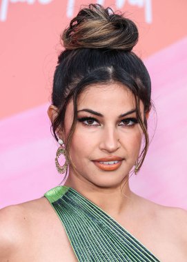 Amerikalı aktris Richa Moorjani, Netflix 'in 