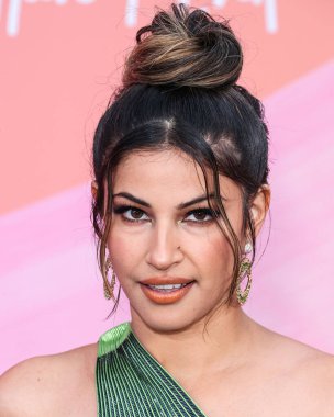 Amerikalı aktris Richa Moorjani, Netflix 'in 