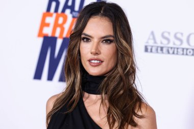 Brezilyalı model Alessandra Ambrosio, 2 Haziran 2023 'te ABD' nin Los Angeles, Century City 'deki Fairmont Century Plaza' da düzenlenen MS Gala 'nın 30.. 