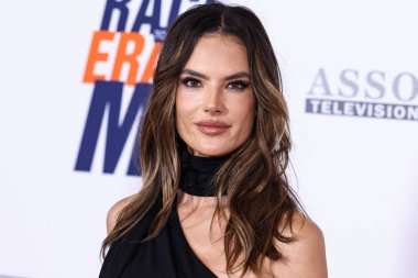 Brezilyalı model Alessandra Ambrosio, 2 Haziran 2023 'te ABD' nin Los Angeles, Century City 'deki Fairmont Century Plaza' da düzenlenen MS Gala 'nın 30.. 