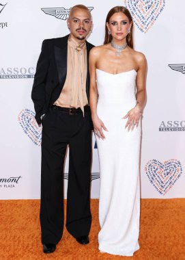 Evan Ross ve eşi Ashlee Simpson Ross, 2 Haziran 2023 'te Fairmont Century Plaza, Los Angeles, Kaliforniya, ABD' de düzenlenen 30..