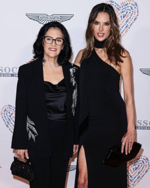 Lucilda Ambrosio ve kızı Alessandra Ambrosio, 2 Haziran 2023 'te Century City, Los Angeles, Kaliforniya, ABD' deki Fairmont Century Plaza 'da düzenlenen 30.. 