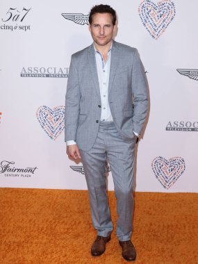 Amerikalı aktör Peter Facinelli, 2 Haziran 2023 'te Fairmont Century Plaza' da düzenlenen 30. Siliş Yarışı 'na geldi..