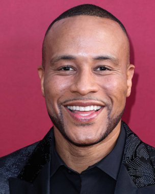 Amerikalı yapımcı, yazar ve motivasyon sözcüsü DeVon Franklin, 9 Haziran 2023 'te Hollywood Legion Theater' da düzenlenen Los Angeles Searchlight Pictures 'Flamin' Hot 'ın özel gösterimine geldi. 