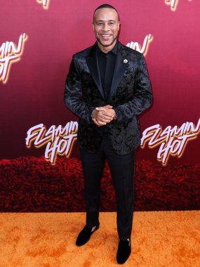 Amerikalı yapımcı, yazar ve motivasyon sözcüsü DeVon Franklin, 9 Haziran 2023 'te Hollywood Legion Theater' da düzenlenen Los Angeles Searchlight Pictures 'Flamin' Hot 'ın özel gösterimine geldi. 