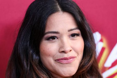 Amerikalı aktris Gina Rodriguez, 9 Haziran 2023 'te Hollywood Lejyon Tiyatrosu' ndaki Hollywood Amerikan Lejyon Posta Karakolu 43 numaradaki Searchlight Pictures 'ın özel gösterimine geldi.