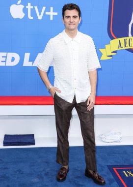 İngiliz aktör Billy Harris, Apple TV + Ted Lasso 'nun 3. Sezon FYC Kırmızı Halı' sına 10 Haziran 2023 'te ABD' nin Kuzey Hollywood, Los Angeles, Kaliforniya, ABD 'deki Televizyon Akademisi' ndeki Saban Medya Merkezi 'nde ulaştı.. 