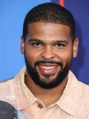 İngiliz aktör Kola Bokinni, Apple TV + Ted Lasso 'nun 3. sezonu olan FYC Kırmızı Halı' ya 10 Haziran 2023 'te ABD' nin Los Angeles eyaletinin North Hollywood şehrinde bulunan Televizyon Akademisi 'ndeki Saban Medya Merkezi' nde geldi..