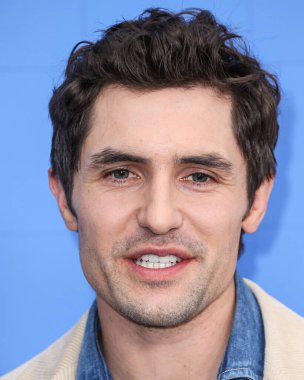 İngiliz aktör Phil Dunster, Apple TV + Ted Lasso 'nun 3. Sezon FYC Kırmızı Halısı' na geldi. 10 Haziran 2023 'te Şaban Medya Akademisi' nde gerçekleştirildi..