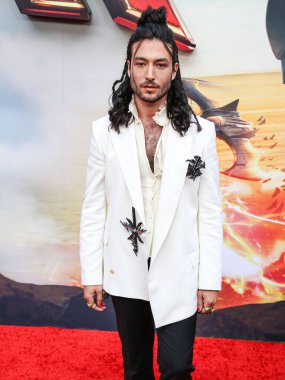 Amerikalı aktör Ezra Miller, 12 Haziran 2023 'te Hollywood, Los Angeles, Kaliforniya, ABD' deki TCL Çin Tiyatrosu IMAX 'te düzenlenen Warner Bros.' The Flash 'in Los Angeles prömiyerine geldi..