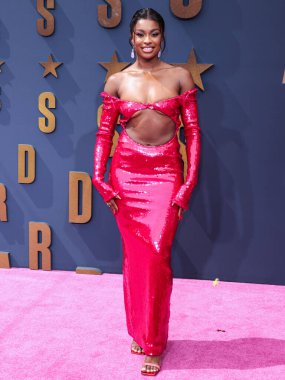 LaQuan Smith 'i giyen Amerikalı şarkıcı ve aktris Coco Jones, 25 Haziran 2023' te Los Angeles, Kaliforniya, ABD 'de Microsoft Theater' da düzenlenen BET Ödülleri 'ne ulaştı.. 