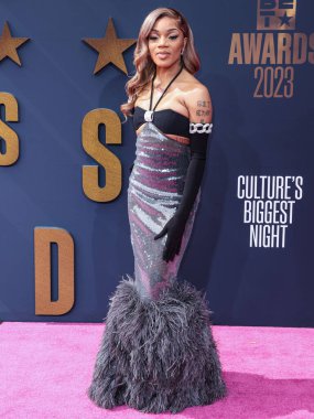 Amerikalı rapçi GloRilla (Gloria Hallelujah Woods), 25 Haziran 2023 tarihinde Los Angeles, Kaliforniya, ABD 'deki Microsoft Theater' da düzenlenen BET Ödülleri 'ne ulaştı.. 