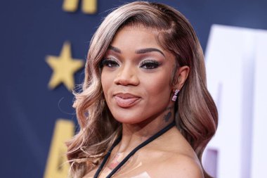 Amerikalı rapçi GloRilla (Gloria Hallelujah Woods), 25 Haziran 2023 tarihinde Los Angeles, Kaliforniya, ABD 'deki Microsoft Theater' da düzenlenen BET Ödülleri 'ne ulaştı.. 