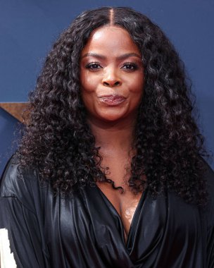 Georges Hobeika 'yı giyen Janelle James, Los Angeles, Kaliforniya' da 25 Haziran 2023 'te Microsoft Theater' da düzenlenen BET Ödülleri 'ne ulaştı.. 