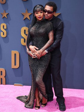 Summer Walker ve Lil Meech, Los Angeles, Kaliforniya 'da 25 Haziran 2023' te Microsoft Theater 'da düzenlenen BET Ödülleri 2023' e geldiler..