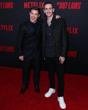 Adam DeVine ve Tyler Spindel, Netflix 'in 26 Haziran 2023' te Los Angeles, Kaliforniya, ABD 'deki Regal LA Live' da gerçekleştirdiği 