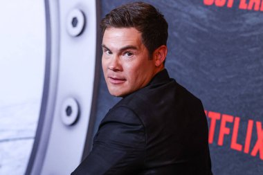Amerikalı aktör, komedyen, şarkıcı, senarist ve yapımcı Adam DeVine, Netflix 'in 26 Haziran 2023' te Los Angeles, Kaliforniya, ABD 'de düzenlenen 