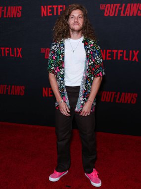 Amerikalı aktör, komedyen, yapımcı, senaryo yazarı ve moda tasarımcısı Blake Anderson, 26 Haziran 2023 tarihinde Los Angeles, Kaliforniya, ABD 'de bulunan Regal LA Live' da düzenlenen Netflix 'in' The Out-Laws 'adlı filminin Los Angeles galasına geldi..