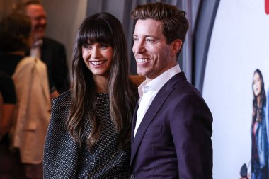 Nina Dobrev ve erkek arkadaşı Shaun White, Netflix 'in 26 Haziran 2023' te Los Angeles, Kaliforniya, ABD 'deki Regal LA Live' da gerçekleştirdiği 